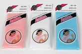 Salux chiffon pêche au premier plan pour un nettoyage en douceur de la peau.