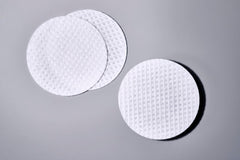 Ingrédients acide salicylique et niacinamide, favorisant clarté et uniformité du teint.