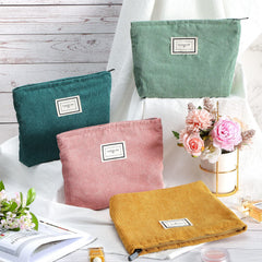 Pochettes velours Sanwuta faciles à transporter dans sac à main ou valise.