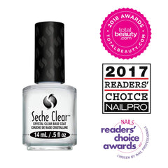 Adhésion naturelle offerte par Seche Clear sur les ongles.