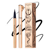 SELESTIA BEAUTY Queen Cobra Eyeliner liquide avec pinceau fin pour une application précise.