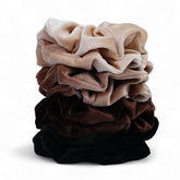 SEVEN STYLE scrunchies velours noir, sans pli, maintien doux et élégant.