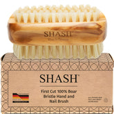 Brosse SHASH en poils de sanglier – nettoyage précis autour des ongles.