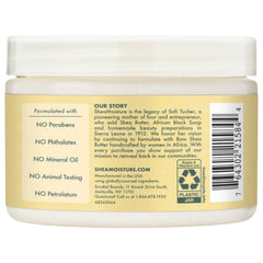 Texture crème leave-in sur cheveux hydratés et faciles à démêler.