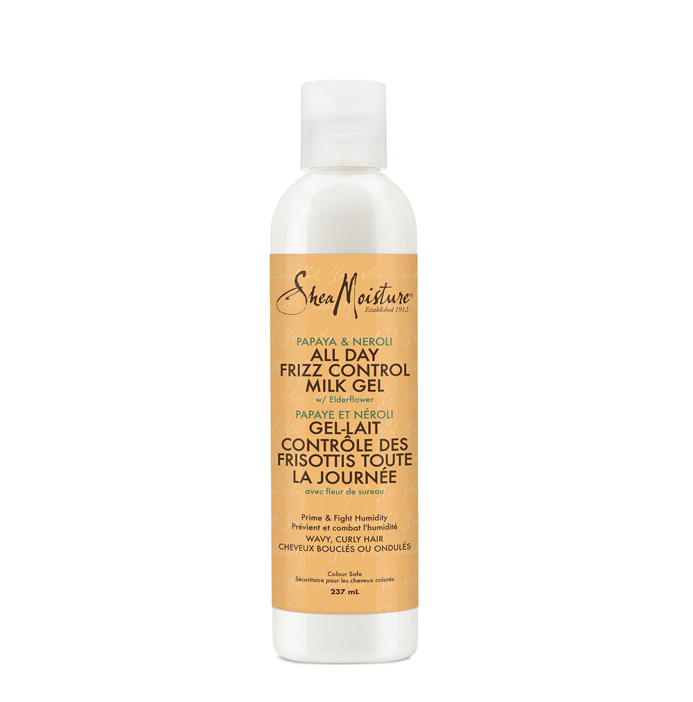 Gel lait SheaMoisture en bouteille, boucles douces et définies.