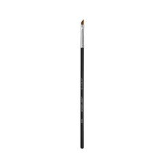 Pinceau E06 Sigma Beauty pour ligne œil angulaire fin, précision maximale.