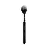 Sigma Beauty F12 – poudre sous-yeux, fini léger et naturel.