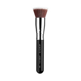 Sigma Beauty F85 Airbrush Kabuki — Tête arrondie pour un rendu fluide et homogène.