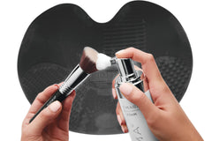 Sigmagic brosse et éponge-nettoyage professionnel, efficacité sur les pigments tenaces.