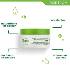 Ingrédients multivitaminés visibles dans le flacon Simple Vital Vitamin Nuit.
