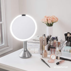 Éclairage Tru-Lux simplehuman imite la lumière naturelle pour des couleurs fidèles