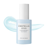 SKIN1004 Hyalu-Cica Blue Serum – bouteille élégante pour hydratation en profondeur.