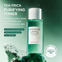 Appliquer Tea-Trica Toner sur paume pour une absorption douce.