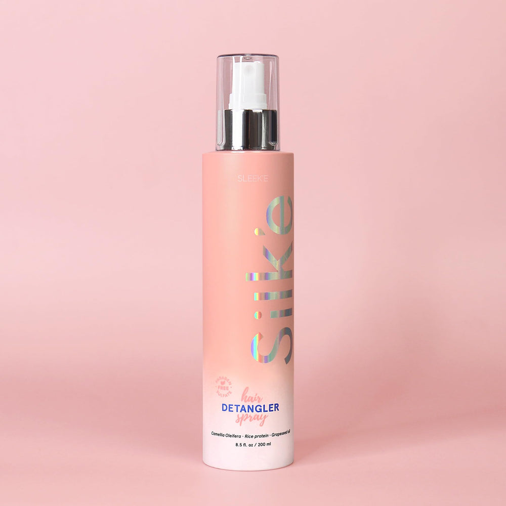 Sleek'e Hair Silk'e Hair démêlant en spray, application facile et démêlage sans accrocs.