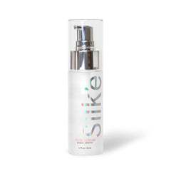 Application sur longueurs et pointes, démêlage en douceur avec Sleek'e Silk'e.