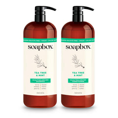 Soapbox Tea Tree Shampoo, bouteille 1L purifie le cuir chevelu et rafraîchit les mèches.