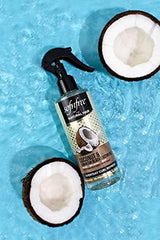 Cheveux brillants et définis après la brume Sofnfree.