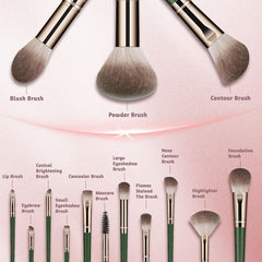 Pinceau fond de teint SOYOK, application uniforme pour un teint naturel.