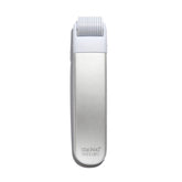 Rouleau microneedling StackedSkincare avec tête inox remplaçable pour une utilisation hygiénique