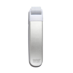 Rouleau microneedling StackedSkincare avec tête inox remplaçable pour une utilisation hygiénique