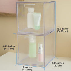 STORi Audrey, tiroirs empilables transparents offrant un accès rapide aux cosmétiques.
