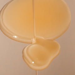 Dispenseur du Summer Fridays CC Me Serum montrant une absorption rapide.