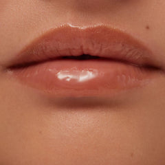 Teinte chocolat chaud naturelle du Lip Butter Hot Cocoa Summer Fridays