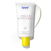 Écran solaire invisible de Supergoop, flacon clair et sans huile.