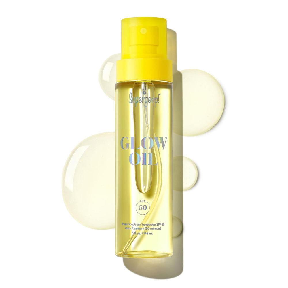 Supergoop Glow Oil — bouteille prête à hydrater et protéger la peau.