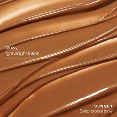 Glowscreen Sunset de Supergoop, primer lumineux et teinte bronze qui prépare le teint.