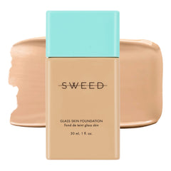 Fond de teint Sweed Glass Skin : bouteille élégante et peau hydratée.