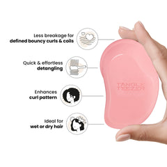 Démêlage rapide sur cheveux bouclés avec réduction de casse.