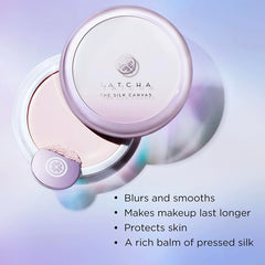 Base maquillage Tatcha prolonge la tenue et uniformise le teint.
