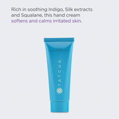 Texture soyeuse de la crème mains TATCHA Indigo pour une hydratation douce