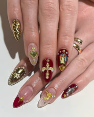 TemBelle charms dorés – roses sur ongles pour un aspect élégant
