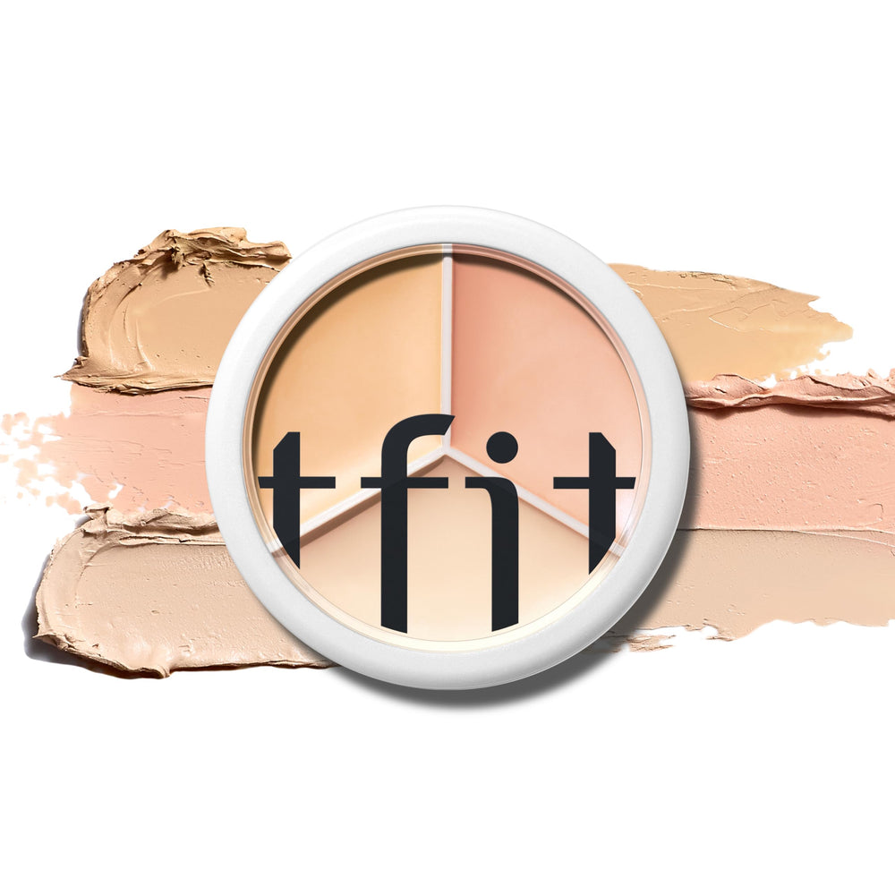 TFIT concealer triple palette: démonstration d’application pour teint homogène.