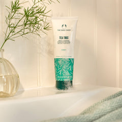 The Body Shop arbre-à-thé, texture douce qui nettoie sans tiraillement.