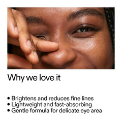 The INKEY List Retinol Eye Cream, application autour des yeux, peut favoriser une peau plus lisse.