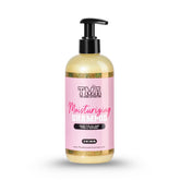 Shampoing hydratant The Mane Attraction en bouteille-pompe pour hydratation douce.