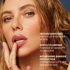 Hydratation quotidienne renforcée par The Outset Lip Oasis.