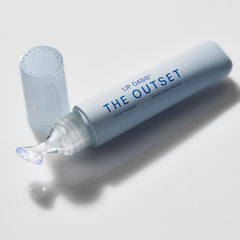 The Outset Lip Oasis – texture luxueuse qui glisse délicieusement sur les lèvres.