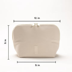 THE VERTI materiau imperméable protège maquillage et soins en déplacement.