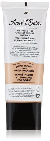 theBalm Anne T. Dotes teinte dans sa bouteille, hydratation légère et fini naturel.