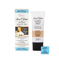 theBalm Anne T. Dotes fond de teint teinté dans sa bouteille, texture légère.