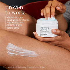 THISWORKS Deep Sleep Body Whip, texture crème légère pour une application facile et agréable.