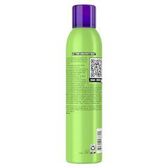 Texture riche de Foxy Curls Mousse pour définir les boucles durablement.