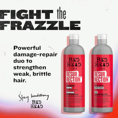 Application des mains sur les longueurs avec le duo TIGI Bed Head Resurrection