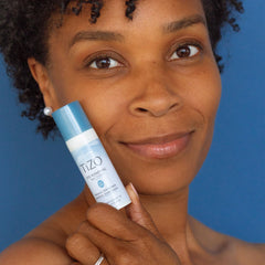 TIZO Rénovation du Regard SPF20 – Texture crème soyeuse au toucher.