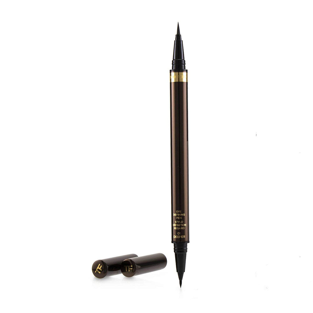 Stylo Tom Ford pour les yeux avec design double extrémité pour trait précis.