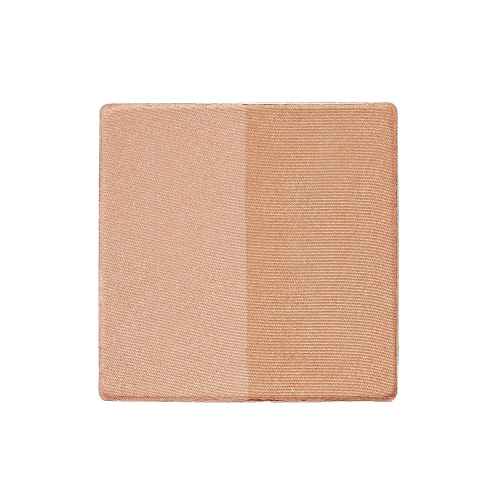 Trish McEvoy Dual Resort Bronzer Recharge, bronzer naturel pour un éclat léger et uniforme.
